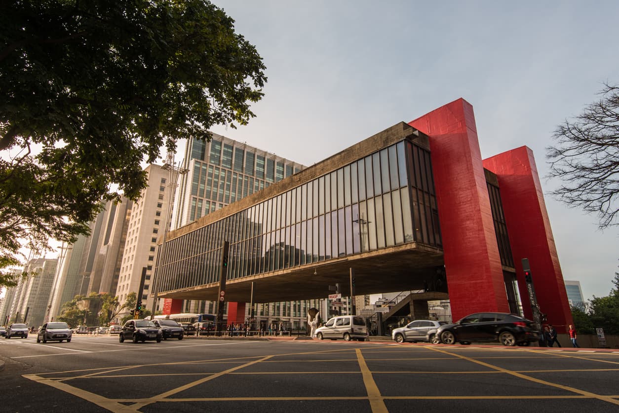 Foto da diagonal do MASP