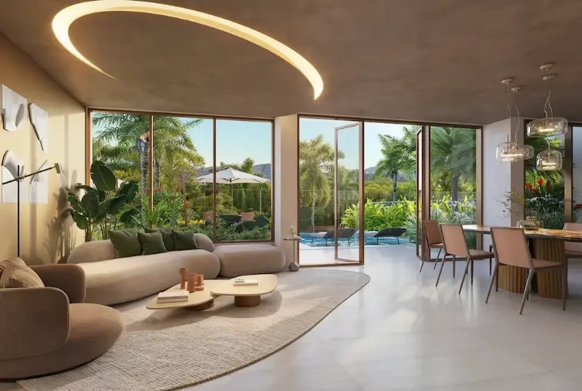 Sala de estar moderna com grandes janelas de vidro, decoração aconchegante e vista para jardim com piscina ao ar livre