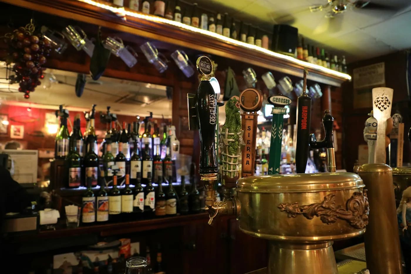 imagem mostra um bar